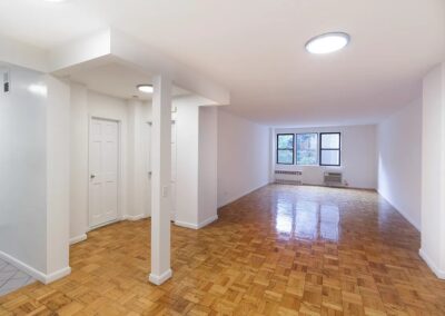 E 18 AT 3RD AVENUE 1 BR/1BT $5,000